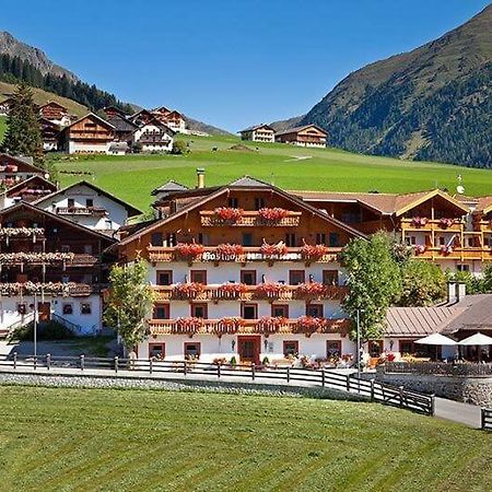 Hotel Hofmann Santa Maddalena in Casies Екстериор снимка